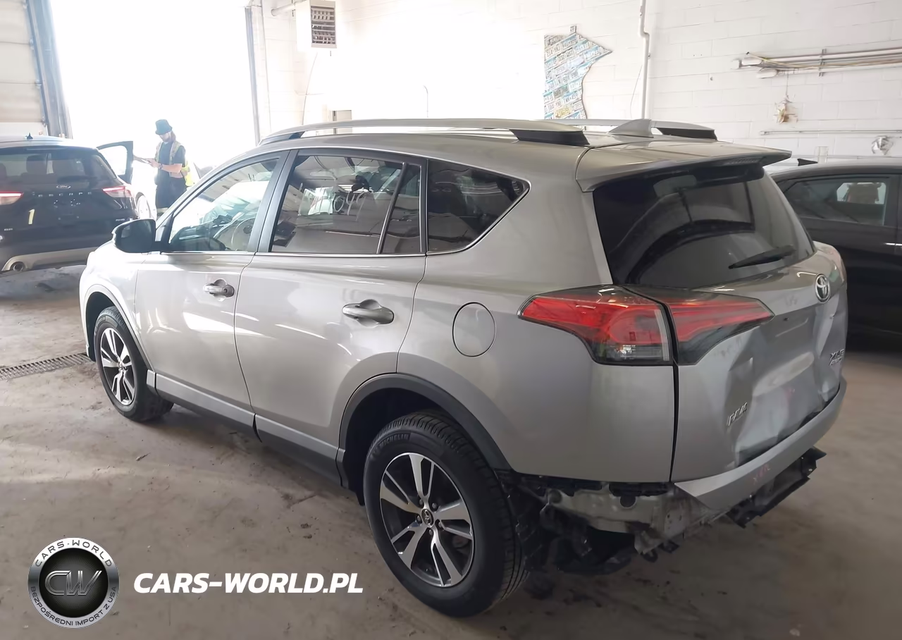 2016 Toyota Rav4 Xle VIN:2T3RFREV1GW508031 - 3