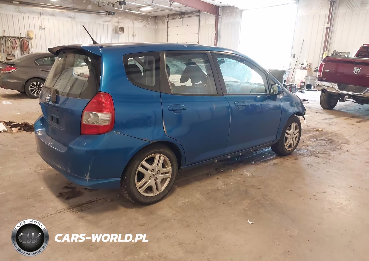2008 Honda Fit Sport VIN:JHMGD38618S010323 - 4