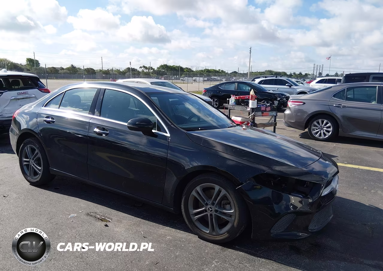 2020 Mercedes-Benz A 220 – zdjęcie 1 z 17