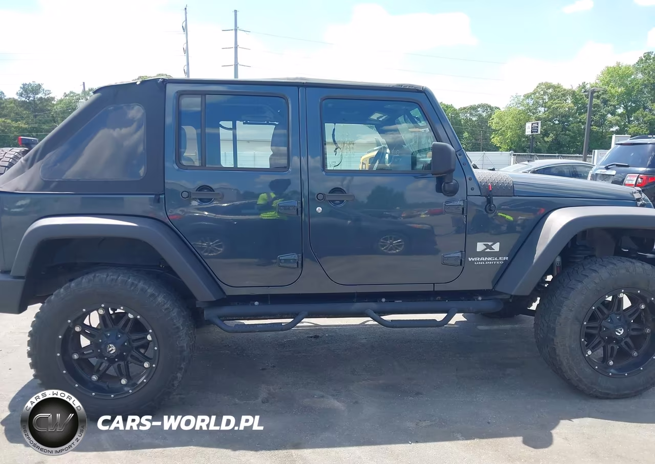 2008 Jeep Wrangler Unlimited X VIN:1J4GB39138L589300 - 13