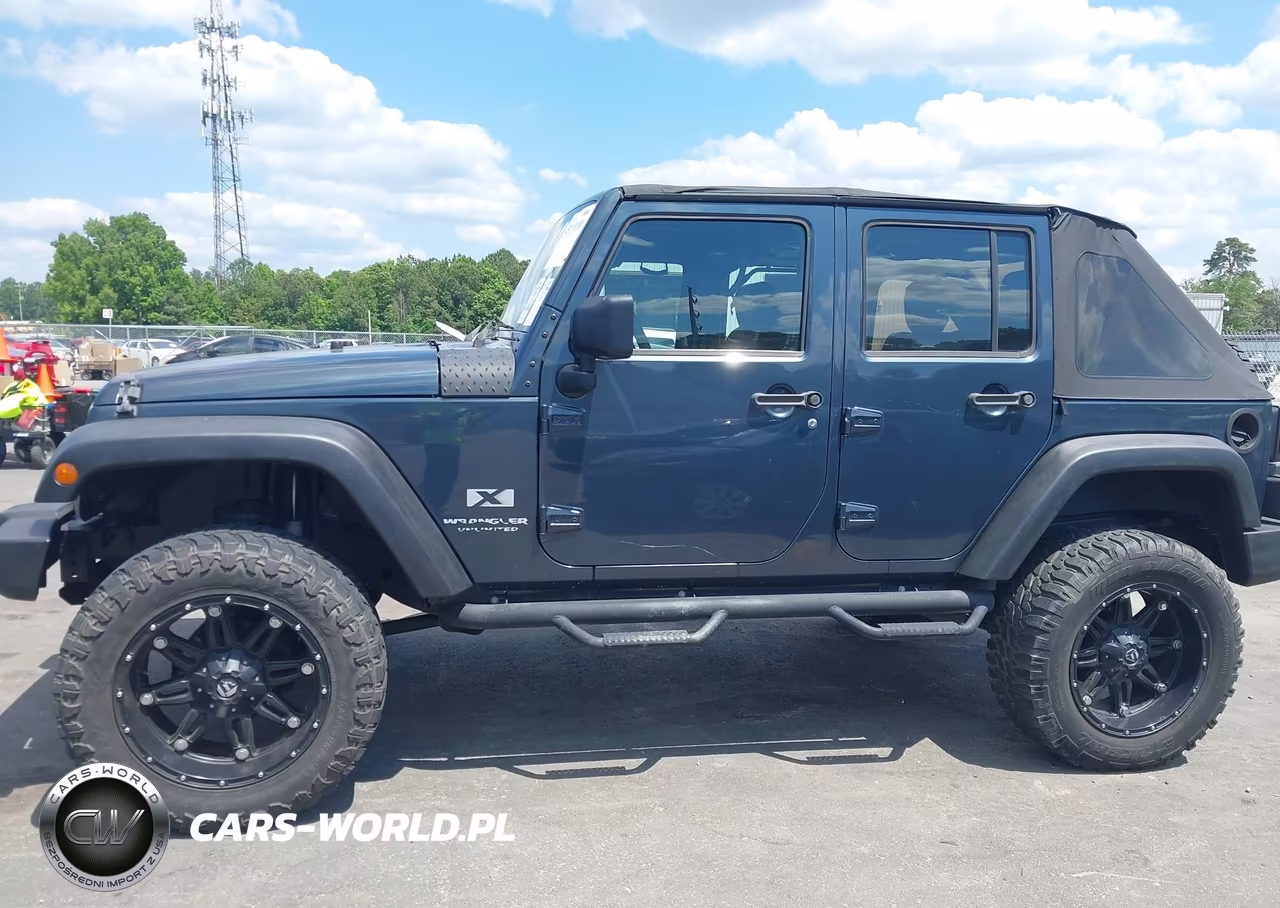 2008 Jeep Wrangler Unlimited X VIN:1J4GB39138L589300 - 14