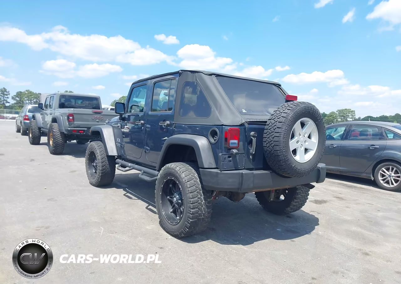 2008 Jeep Wrangler Unlimited X VIN:1J4GB39138L589300 - 3
