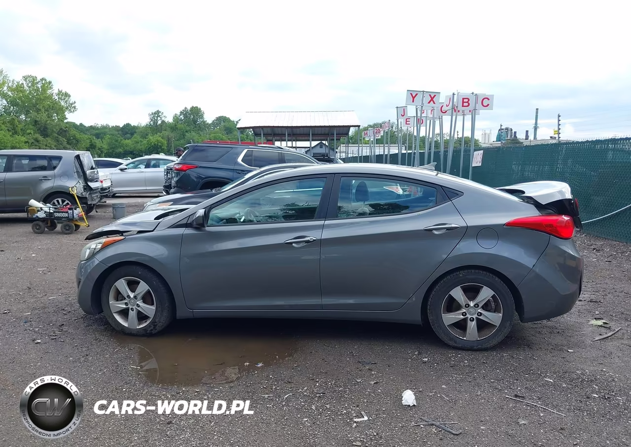 2013 Hyundai Elantra Gls VIN:5NPDH4AE7DH316452 - 14