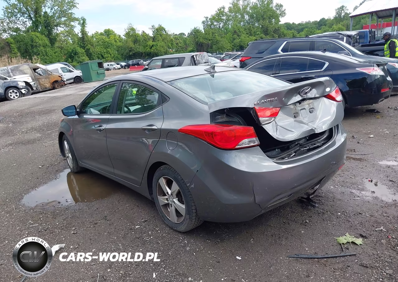 2013 Hyundai Elantra Gls VIN:5NPDH4AE7DH316452 - 3