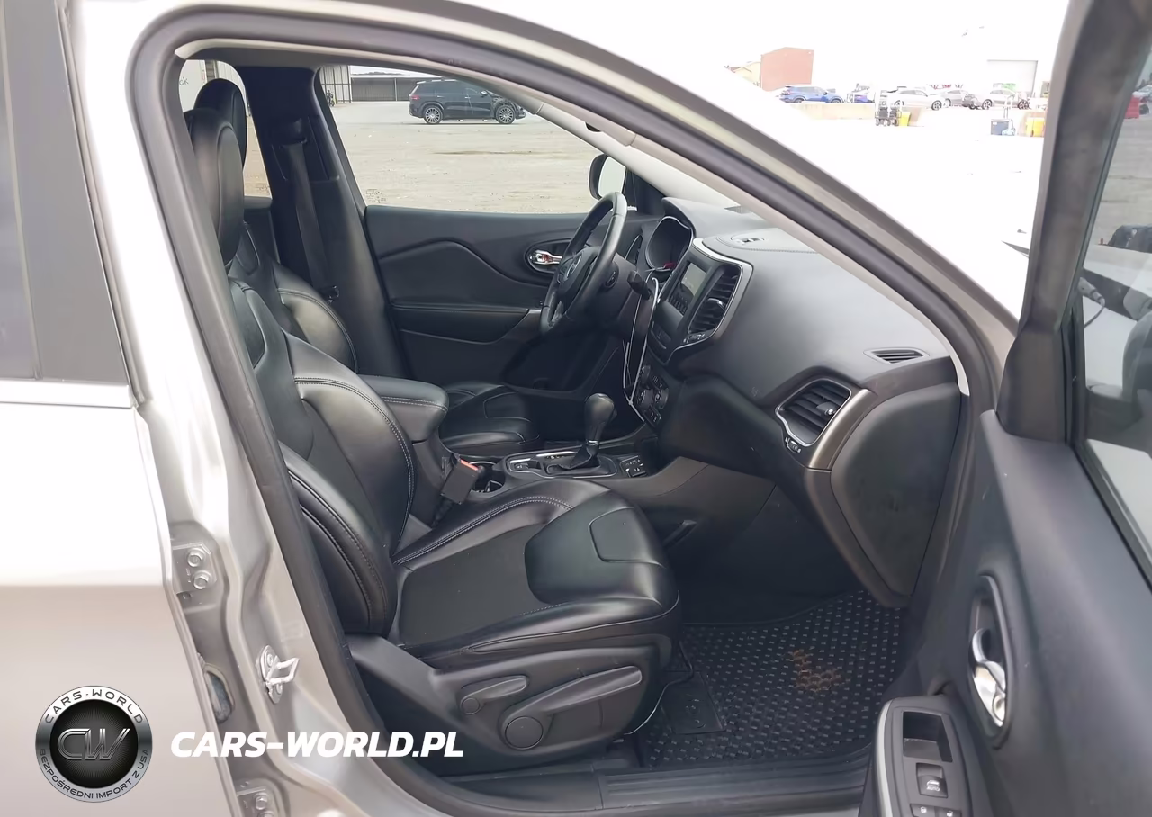 2019 Jeep Cherokee Latitude Plus Fwd VIN:1C4PJLLB7KD175982 - 5