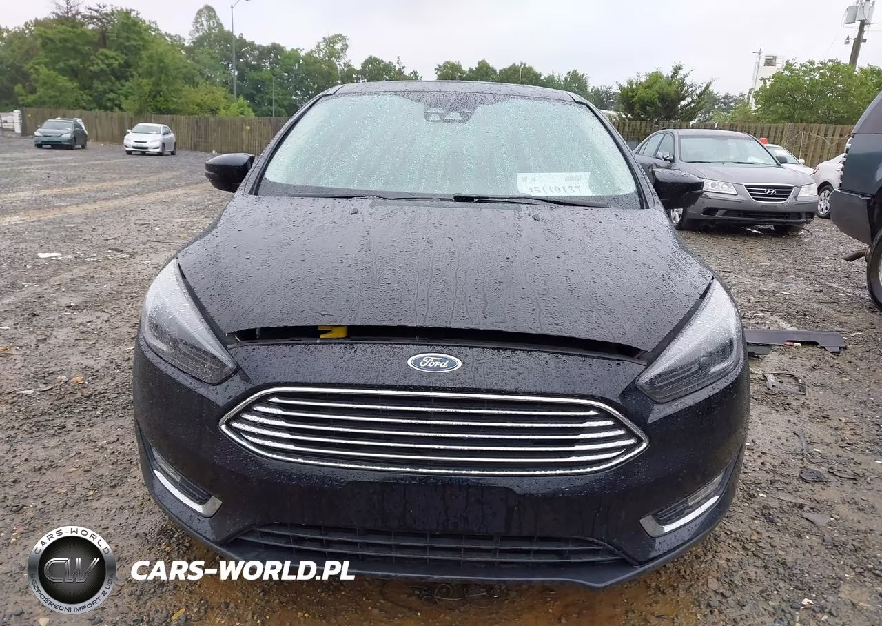 2018 Ford Focus Titanium VIN:1FADP3N25JL332675 - 13
