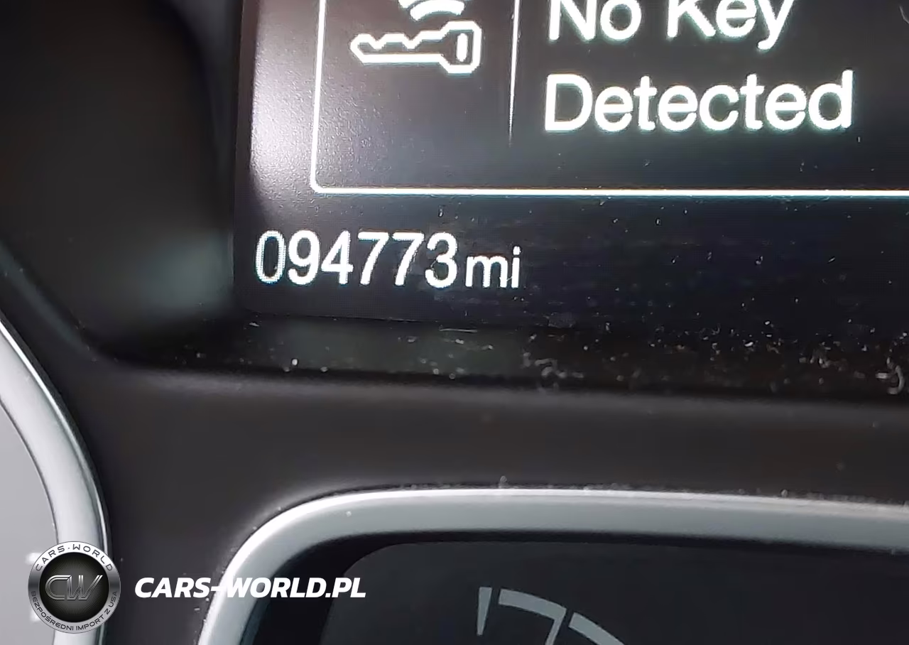 2018 Ford Focus Titanium VIN:1FADP3N25JL332675 - 16