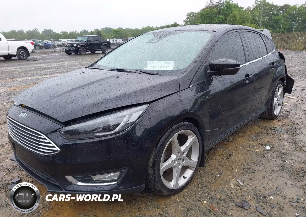 2018 Ford Focus Titanium VIN:1FADP3N25JL332675 - 2
