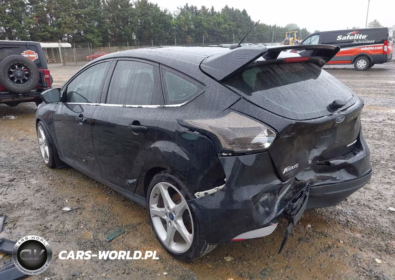 2018 Ford Focus Titanium VIN:1FADP3N25JL332675 - 3