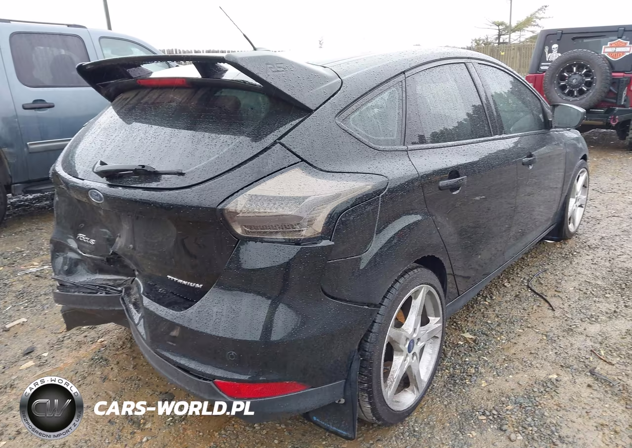 2018 Ford Focus Titanium VIN:1FADP3N25JL332675 - 4
