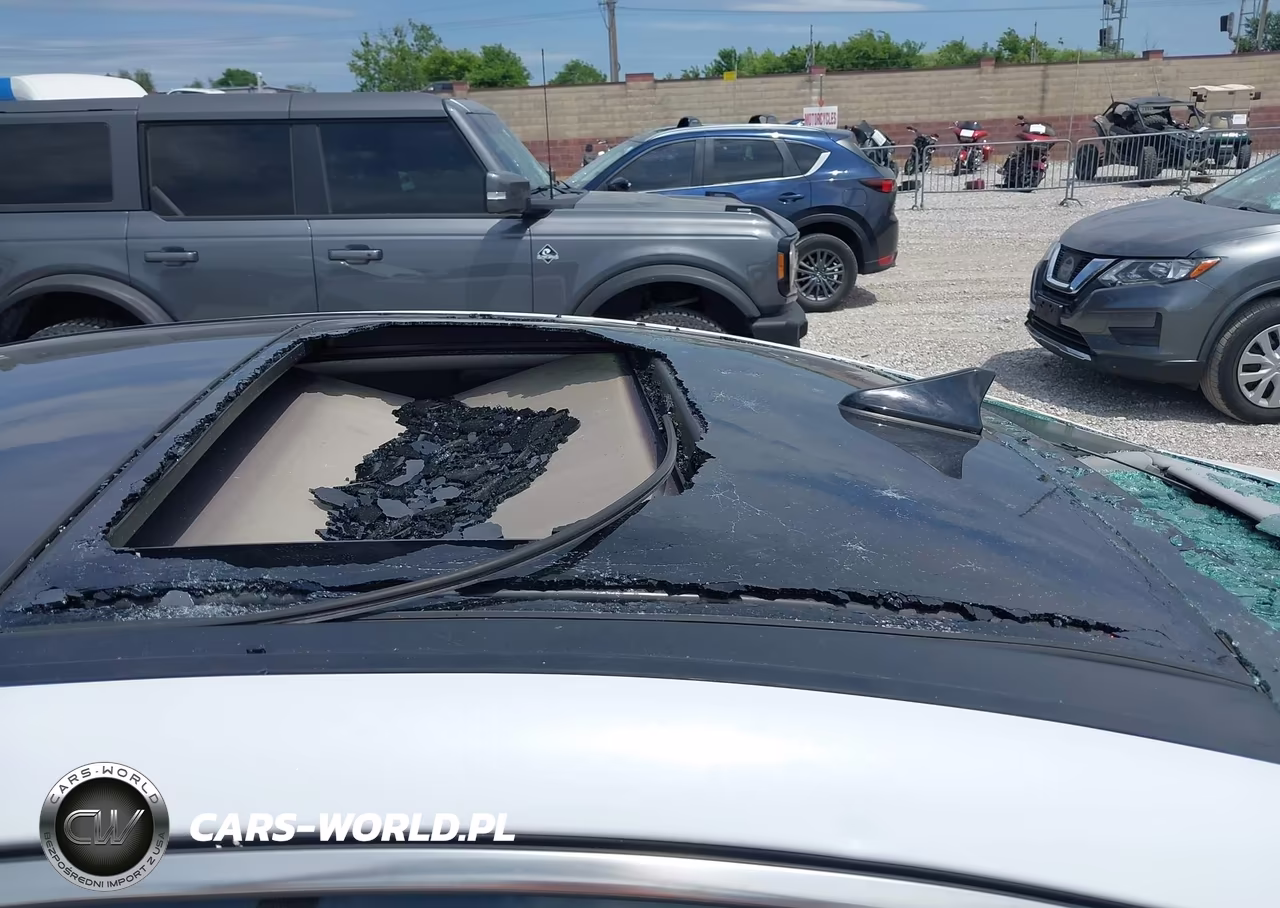 2015 Hyundai Genesis 5.0 VIN:KMHGN4JF7FU064558 - 17
