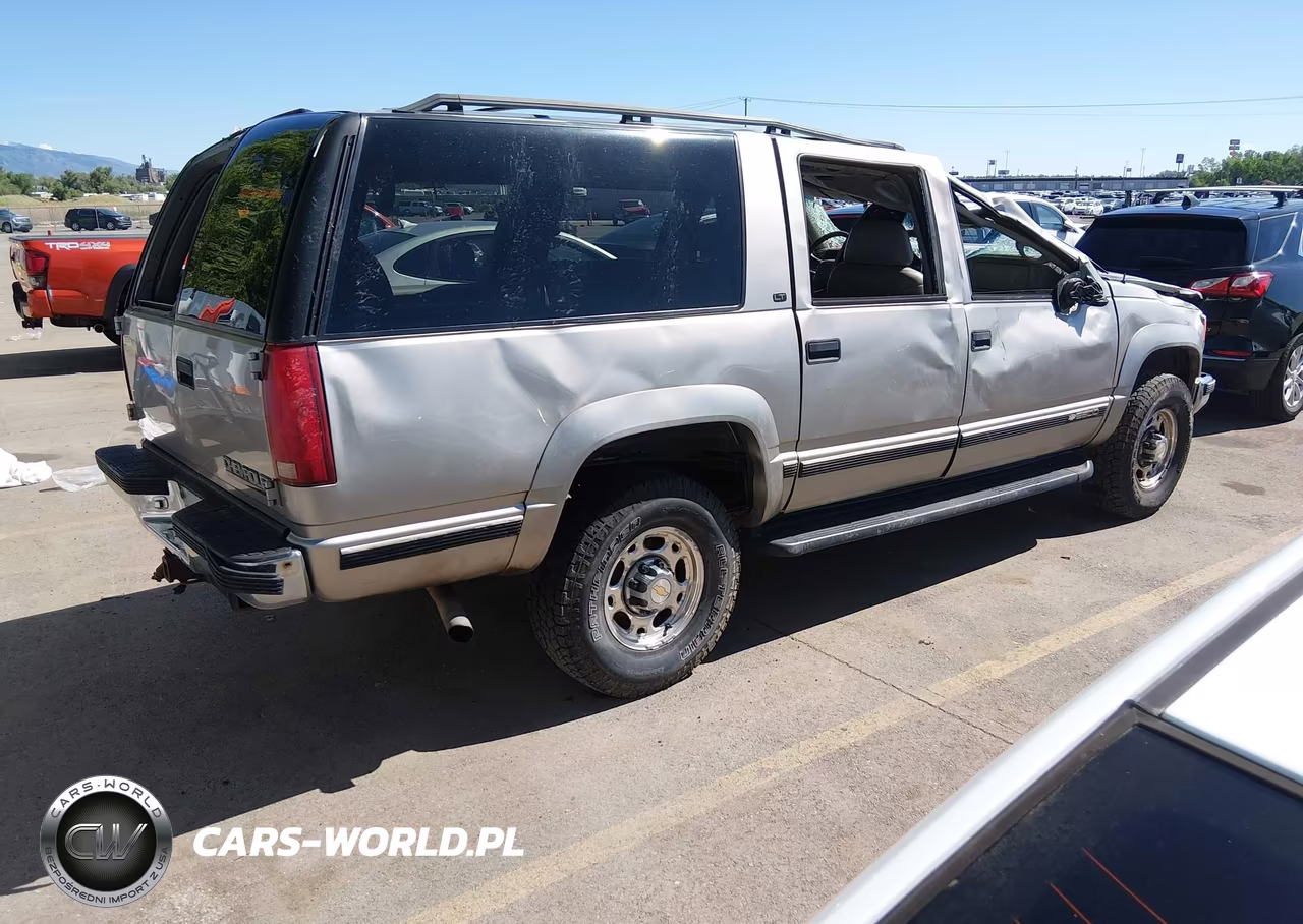 1999 Chevrolet Suburban 2500 VIN:3GNGK26J0XG117529 - 4