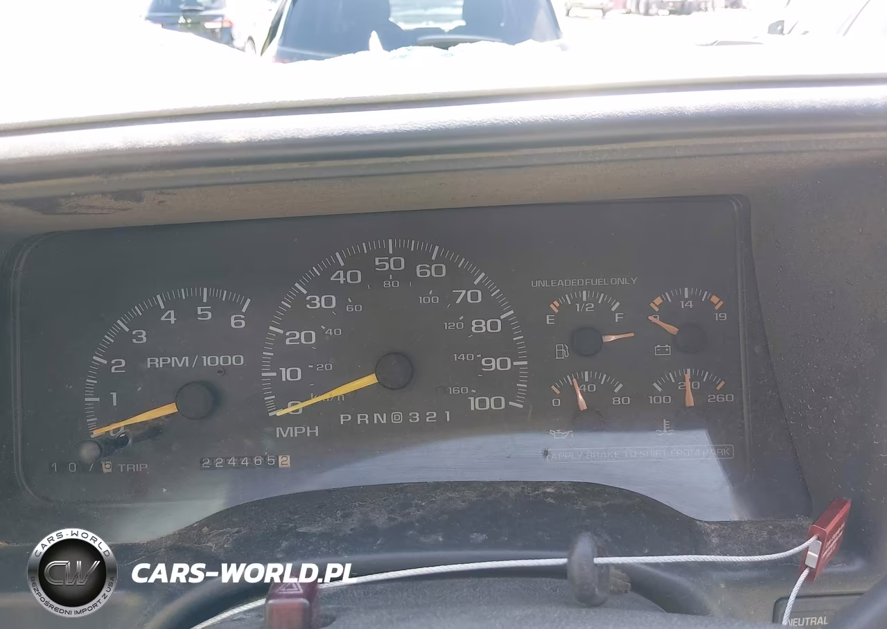 1999 Chevrolet Suburban 2500 VIN:3GNGK26J0XG117529 - 7
