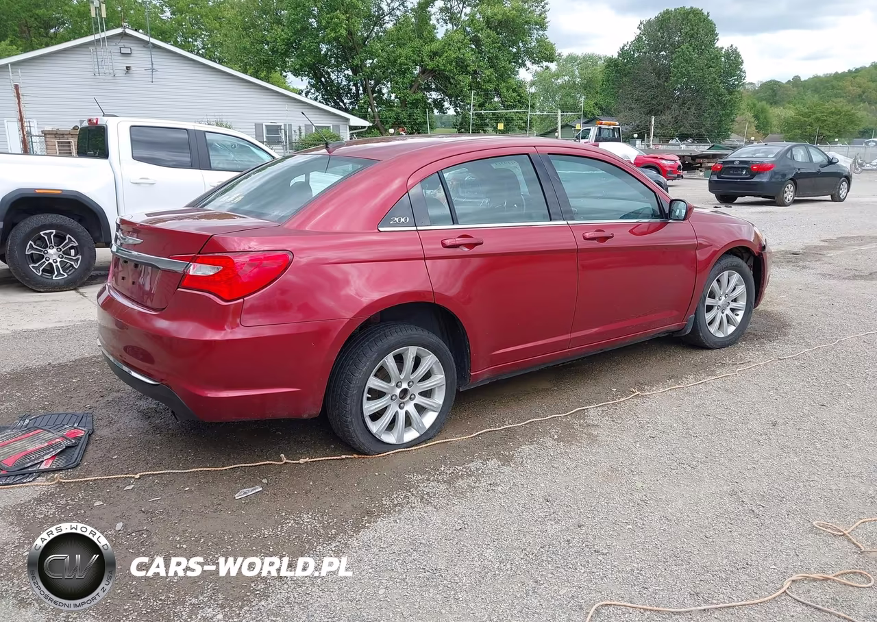 2013 Chrysler 200 Touring VIN:1C3CCBBB9DN655401 - 4