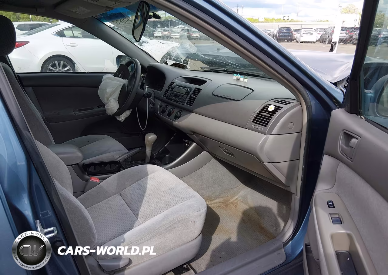 2004 Toyota Camry Le VIN:4T1BE32K04U883375 - 5