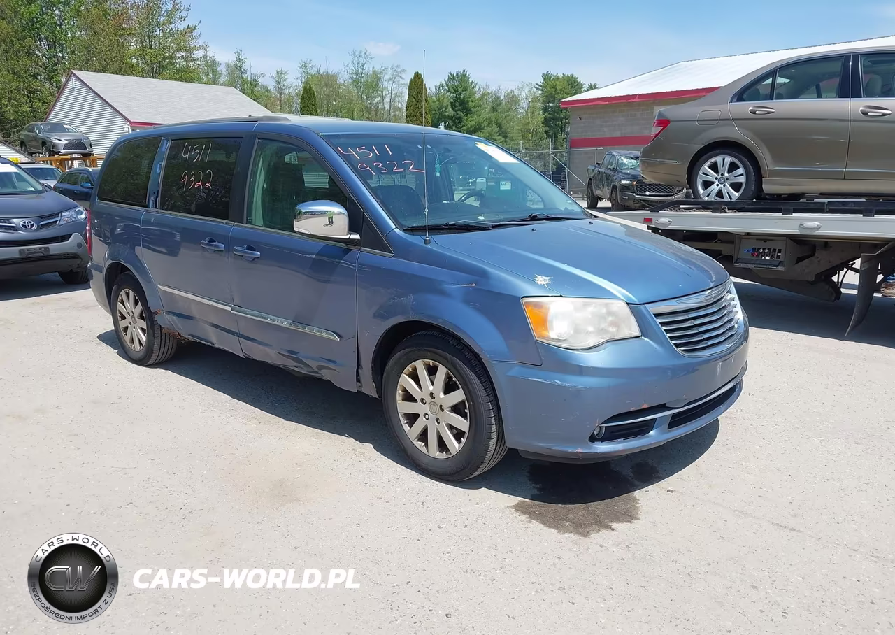 2011 Chrysler Town & Country Touring-L – zdjęcie 1 z 15