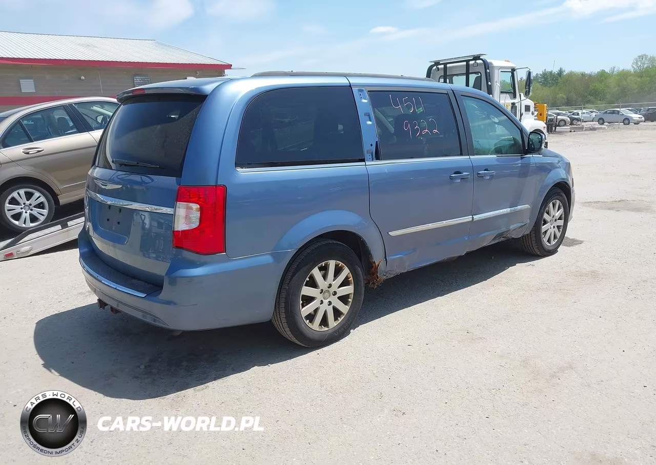 2011 Chrysler Town & Country Touring-L VIN:2A4RR8DG8BR785986 - 4