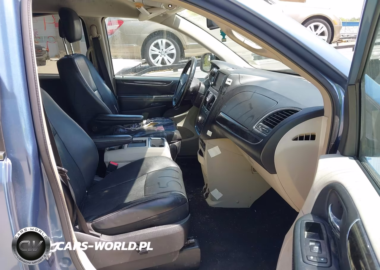 2011 Chrysler Town & Country Touring-L VIN:2A4RR8DG8BR785986 - 5