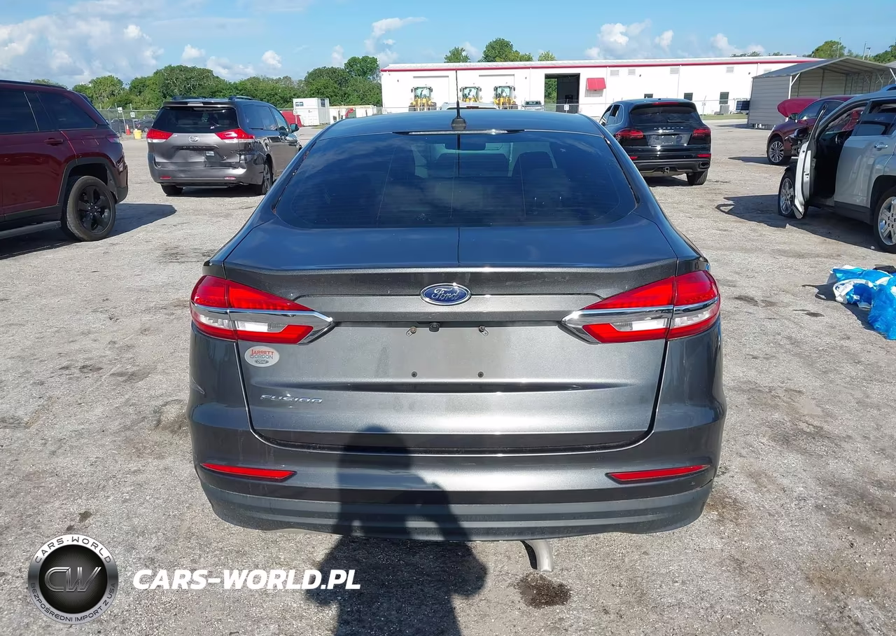 2019 Ford Fusion S VIN:3FA6P0G77KR162211 - 16