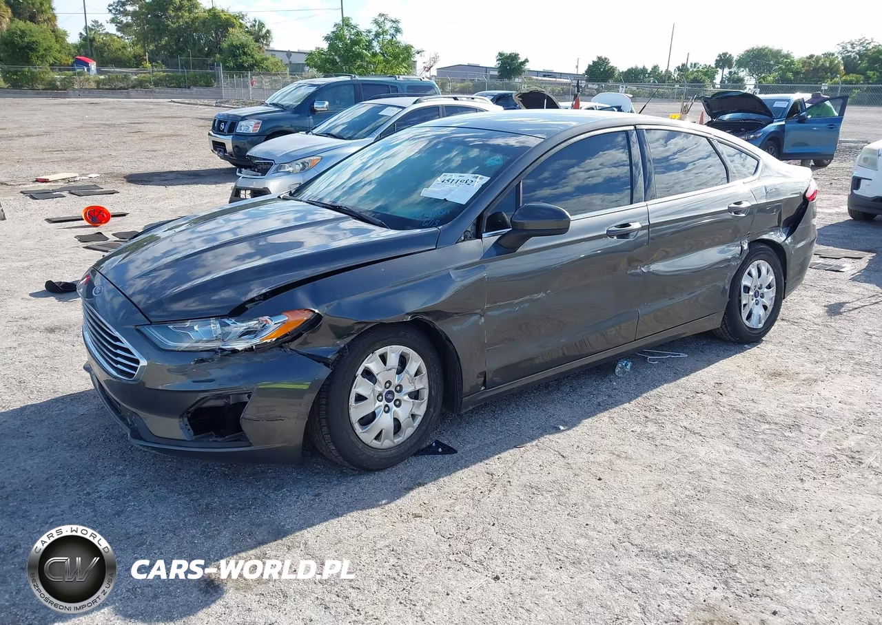 2019 Ford Fusion S VIN:3FA6P0G77KR162211 - 2