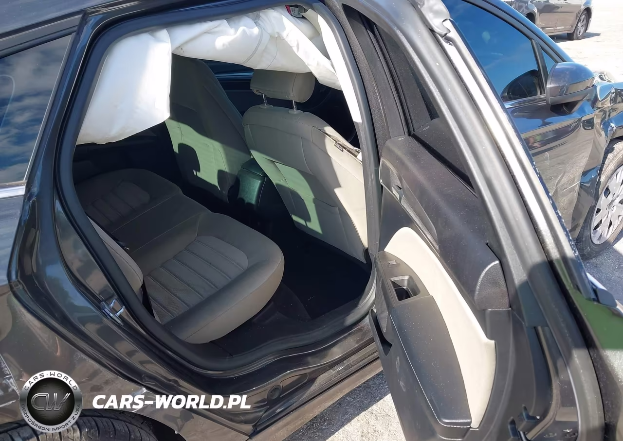 2019 Ford Fusion S VIN:3FA6P0G77KR162211 - 8