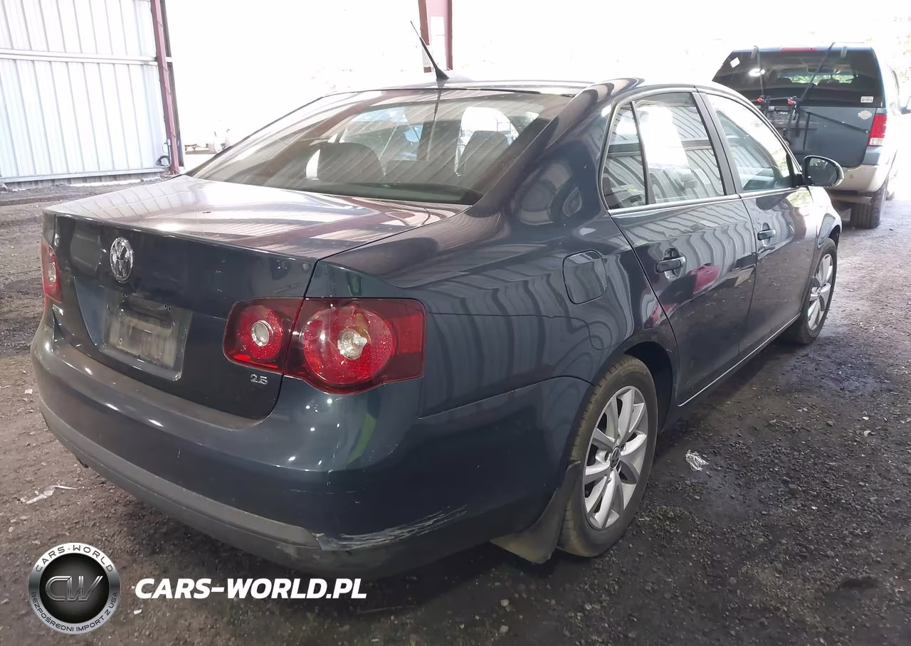 2010 Volkswagen Jetta Limited Edition VIN:3VWAZ7AJXAM091185 - 4
