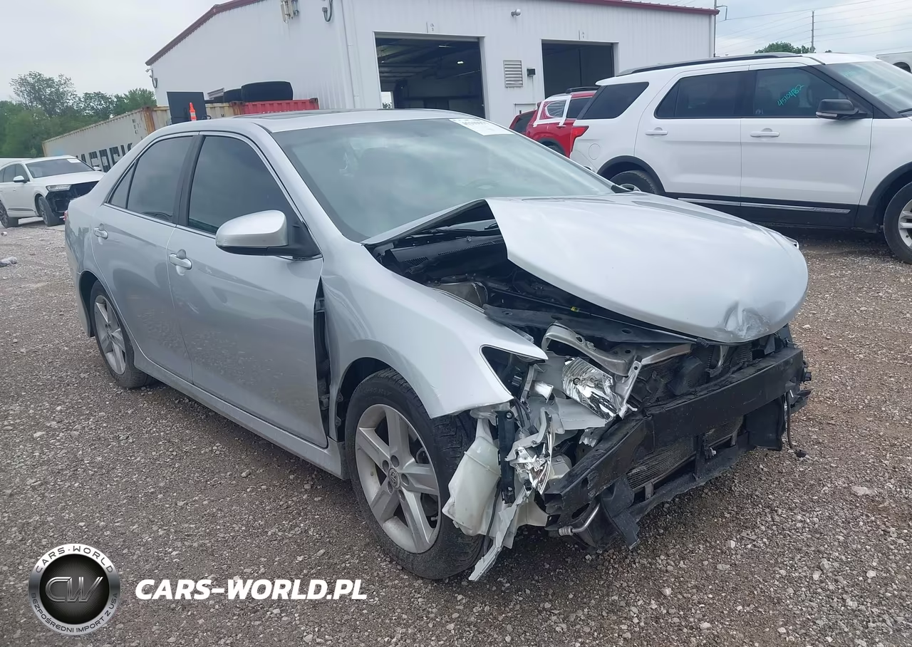 2012 Toyota Camry Se – zdjęcie 1 z 17