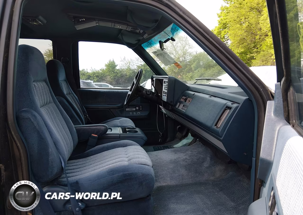 1994 Chevrolet Suburban C1500 VIN:1GNEC16K9RJ413139 - 5