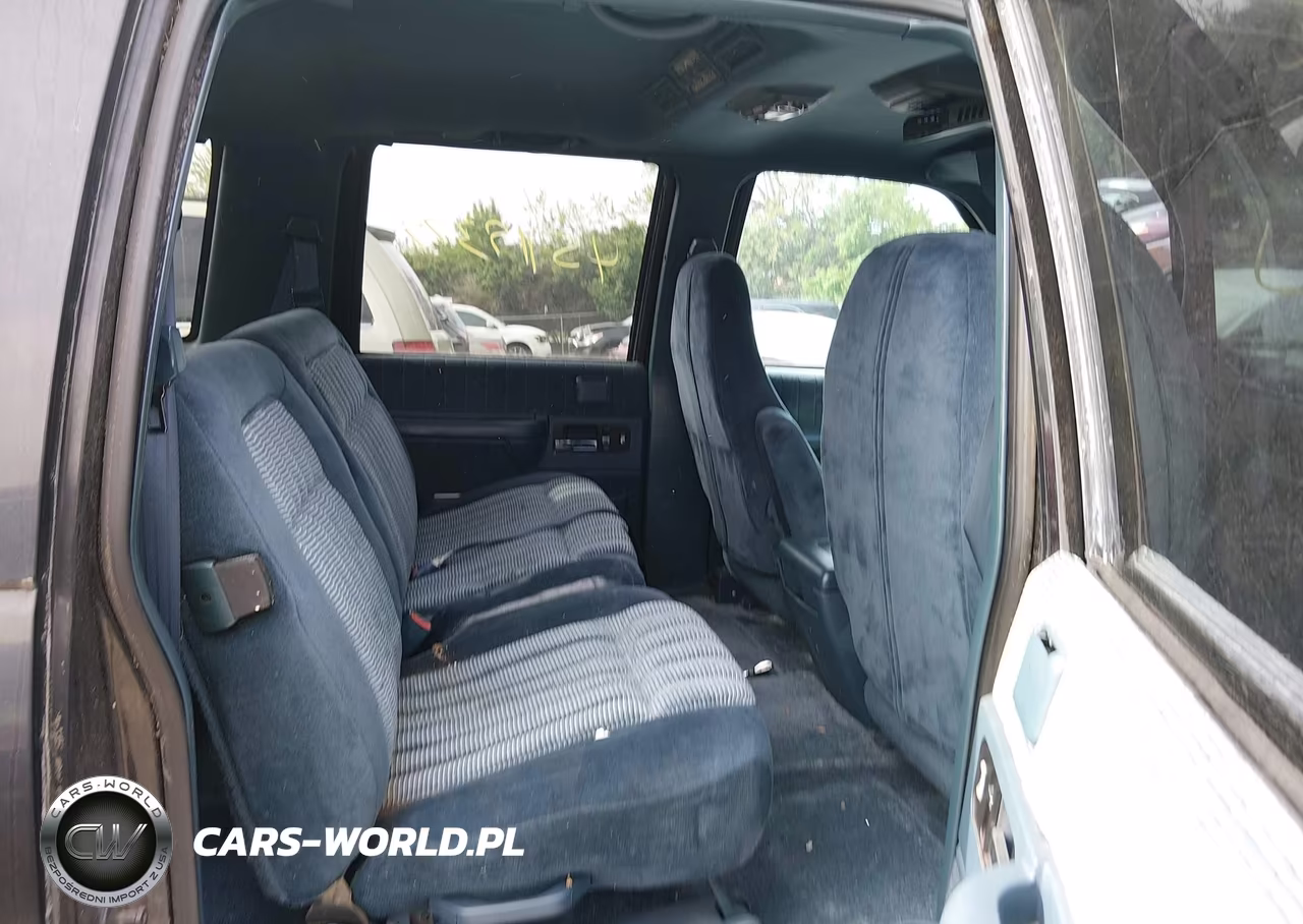 1994 Chevrolet Suburban C1500 VIN:1GNEC16K9RJ413139 - 8