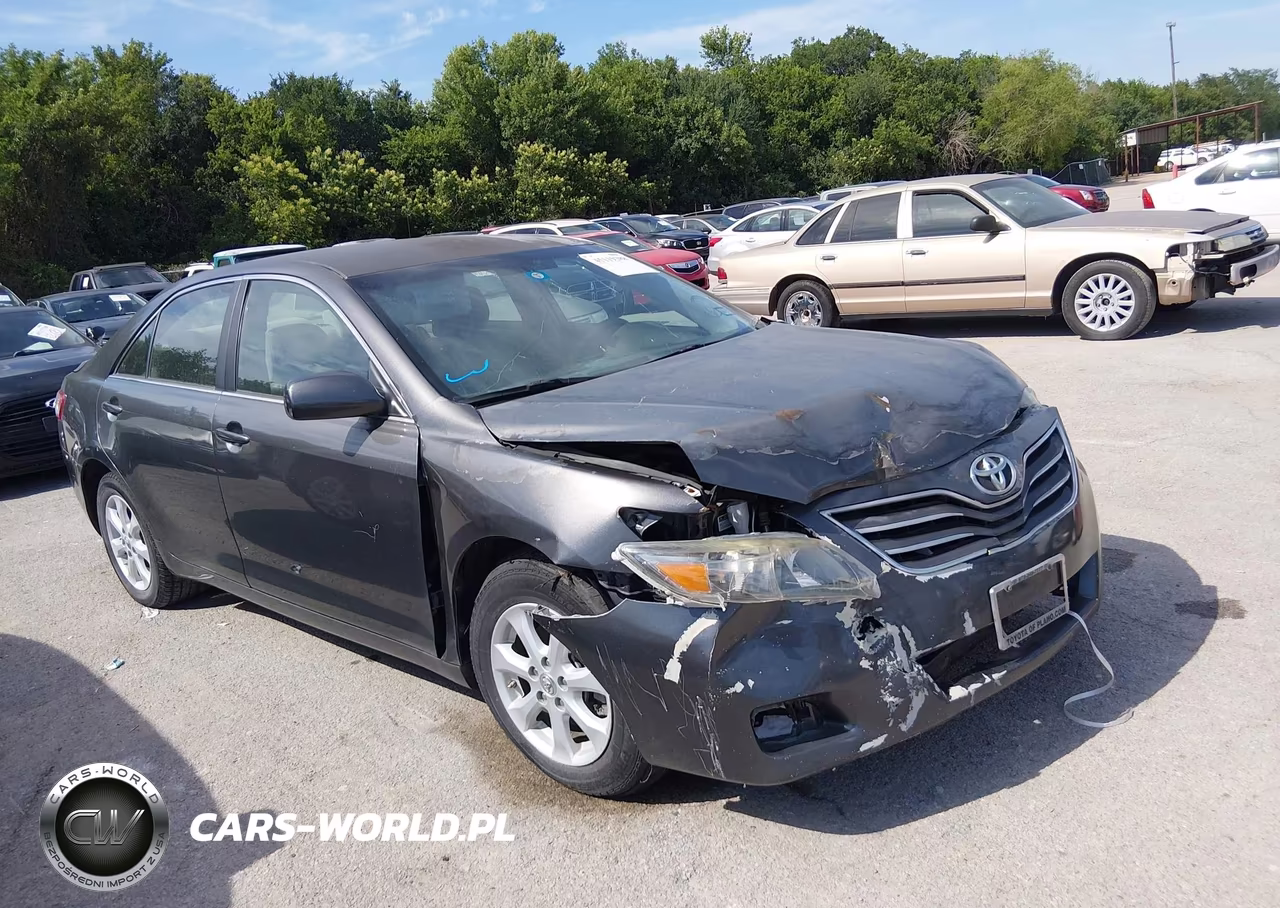 2011 Toyota Camry Le – zdjęcie 1 z 12