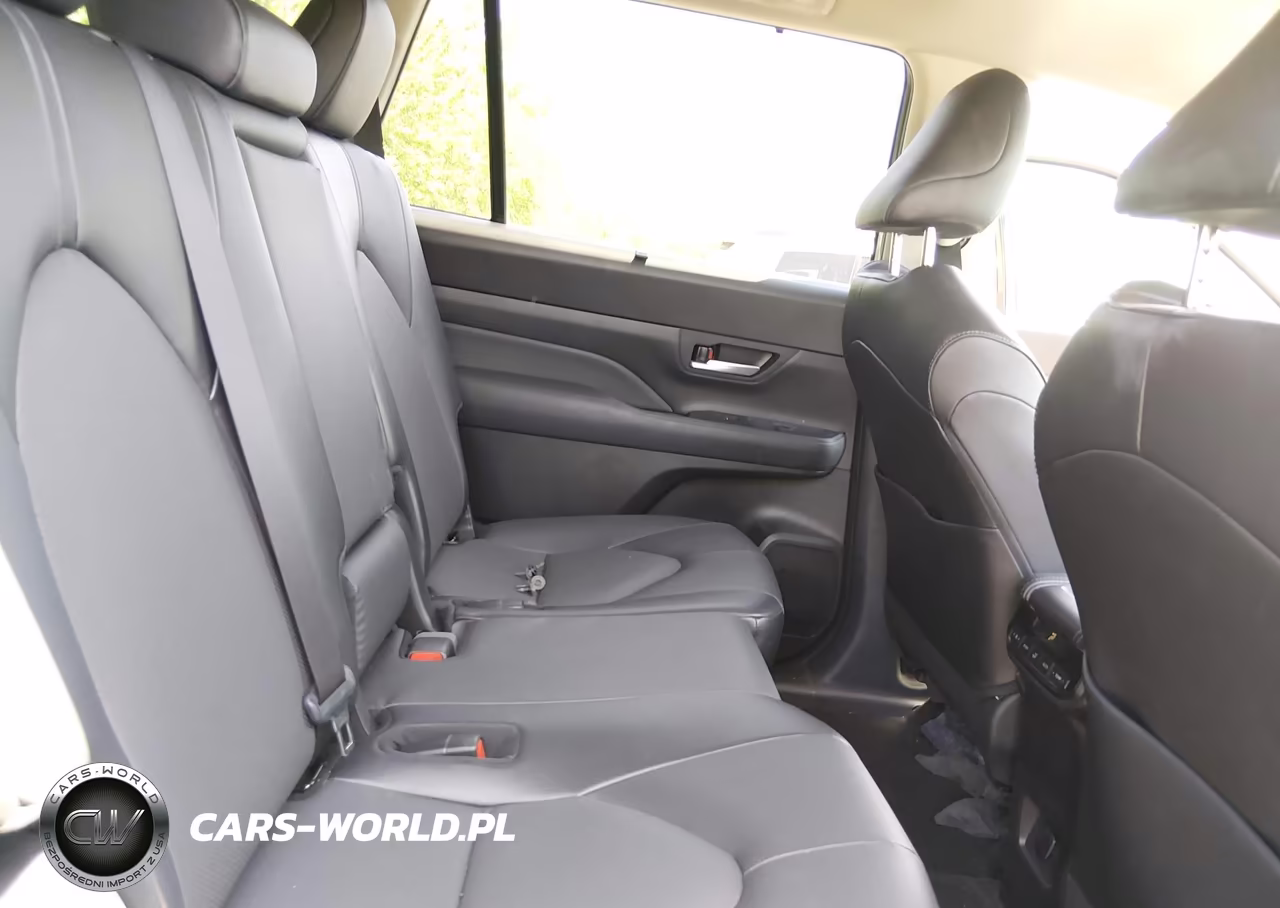 2024 Toyota Grand Highlander Xle VIN:5TDAAAB58RS048436 - 8