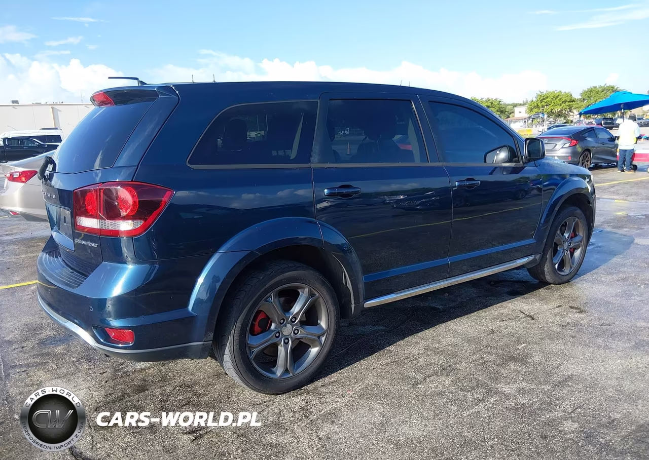 2015 Dodge Journey Crossroad VIN:3C4PDCGBXFT697782 - 4