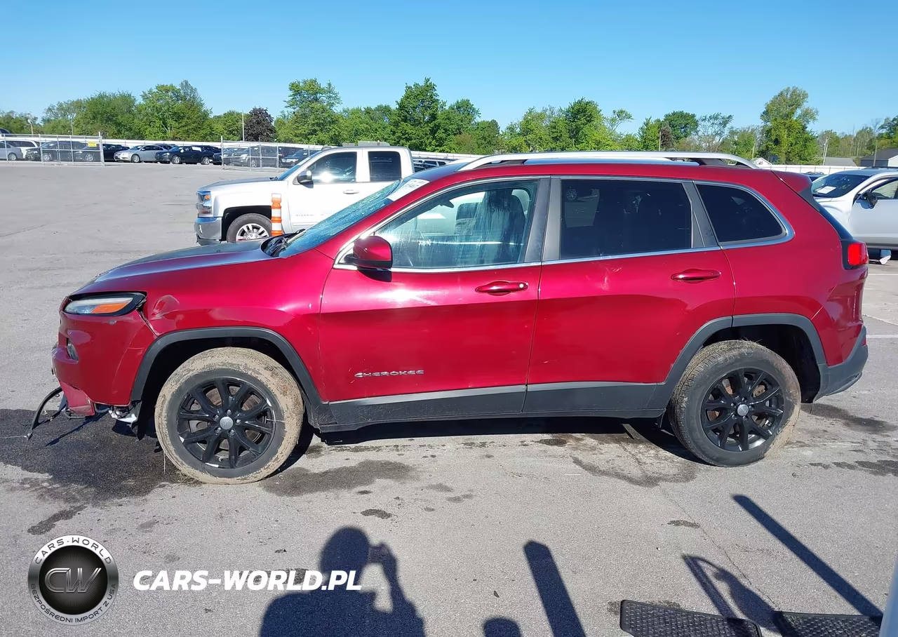 2016 Jeep Cherokee Latitude VIN:1C4PJLCS2GW138382 - 14