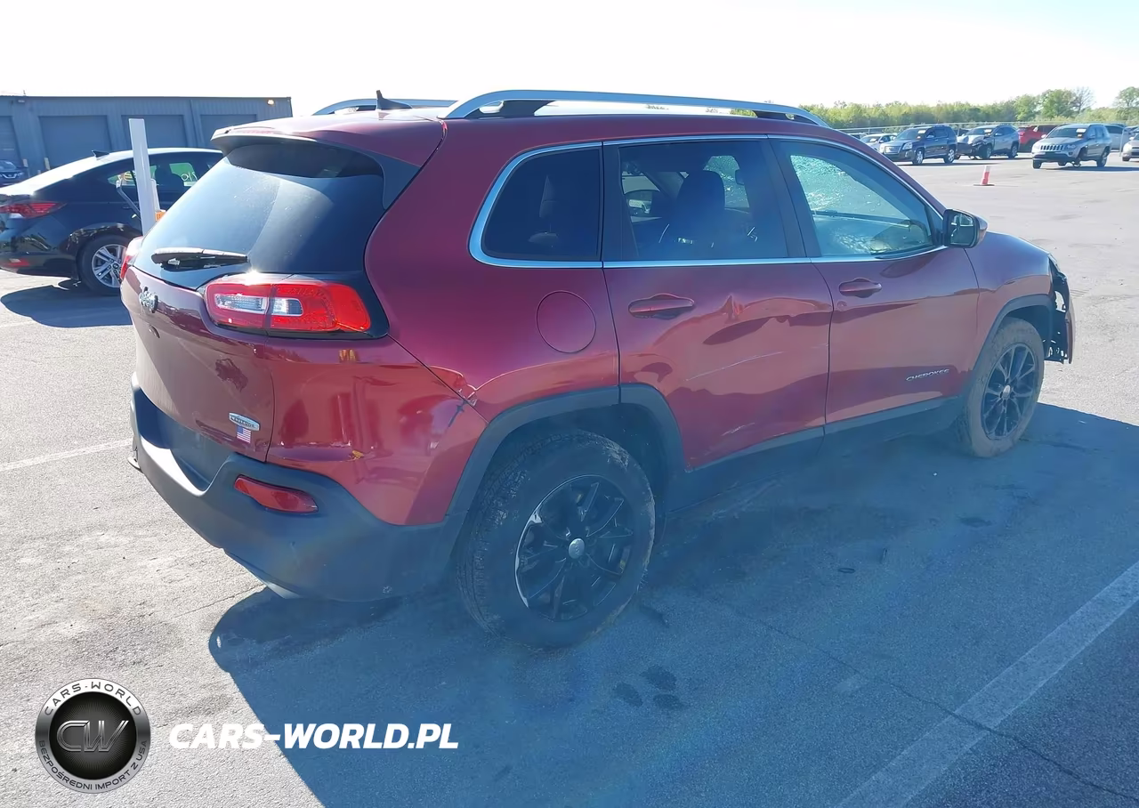 2016 Jeep Cherokee Latitude VIN:1C4PJLCS2GW138382 - 4