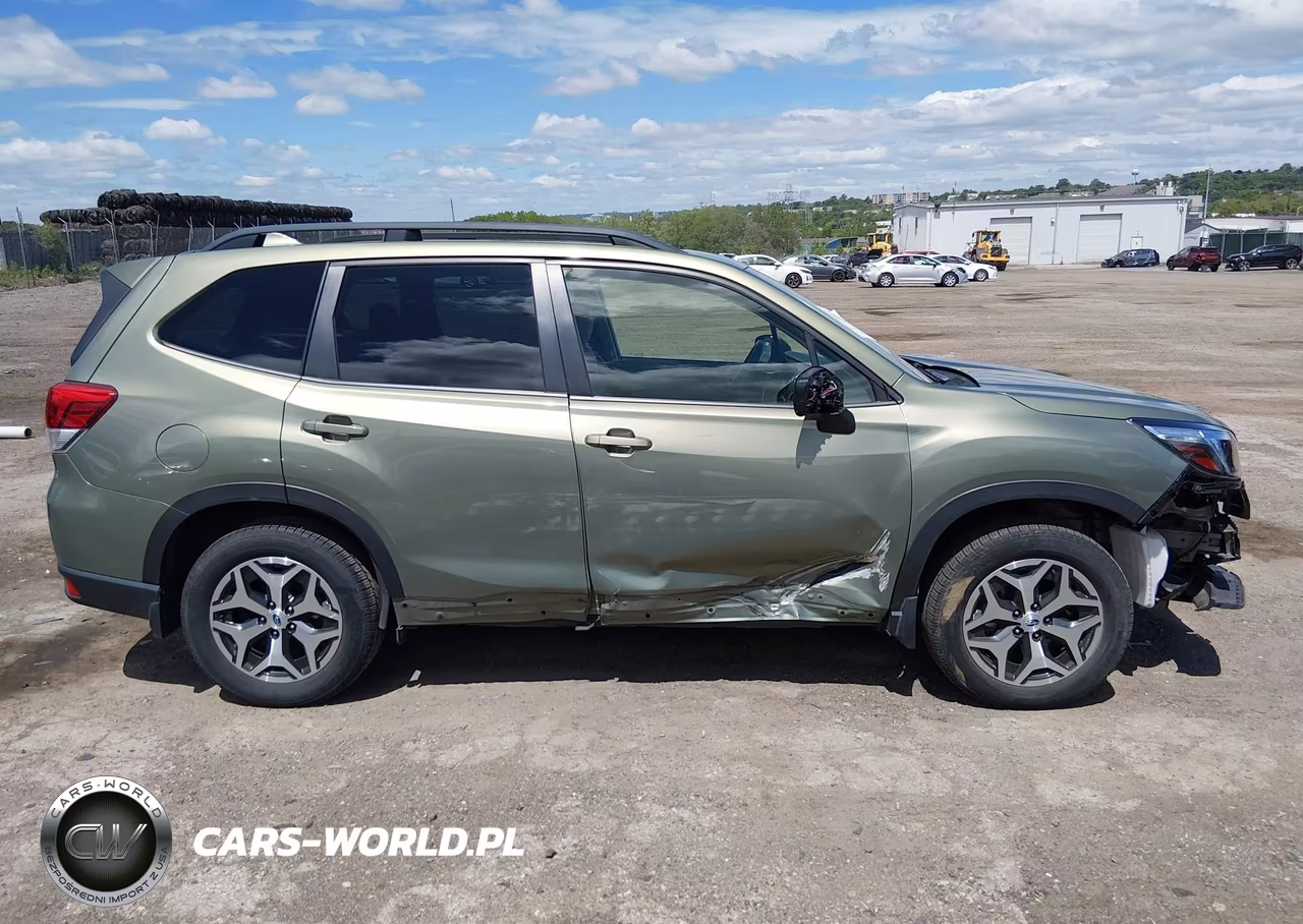 2020 Subaru Forester Premium VIN:JF2SKAJCXLH438419 - 13