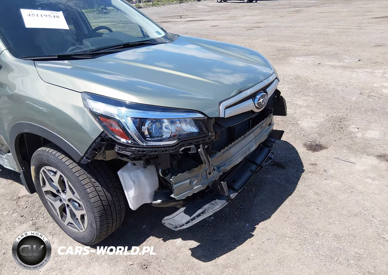 2020 Subaru Forester Premium VIN:JF2SKAJCXLH438419 - 17