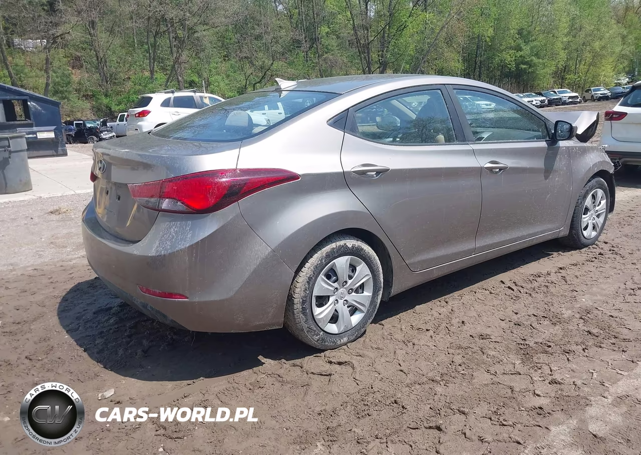 2016 Hyundai Elantra Se VIN:5NPDH4AE8GH743742 - 4
