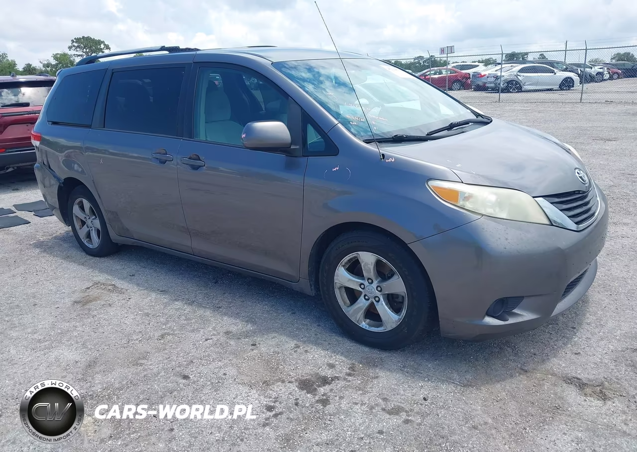 2011 Toyota Sienna Le V6