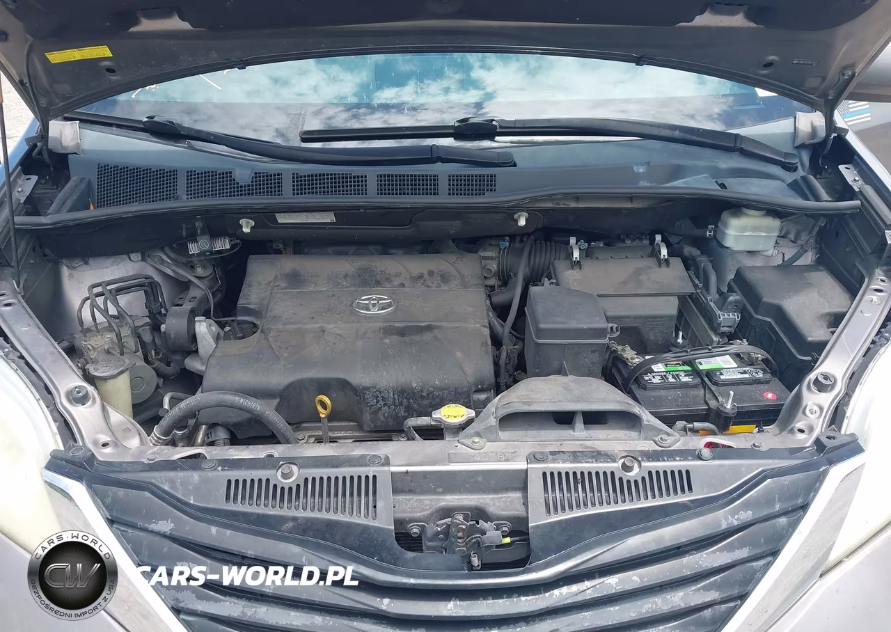 2011 Toyota Sienna Le V6 VIN:5TDKK3DC0BS010777 - 10