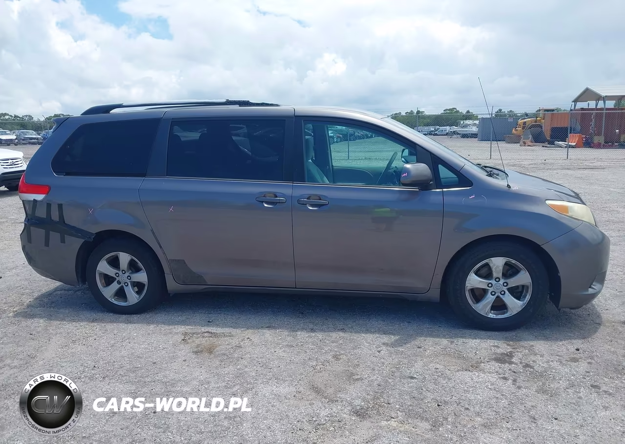 2011 Toyota Sienna Le V6 VIN:5TDKK3DC0BS010777 - 13
