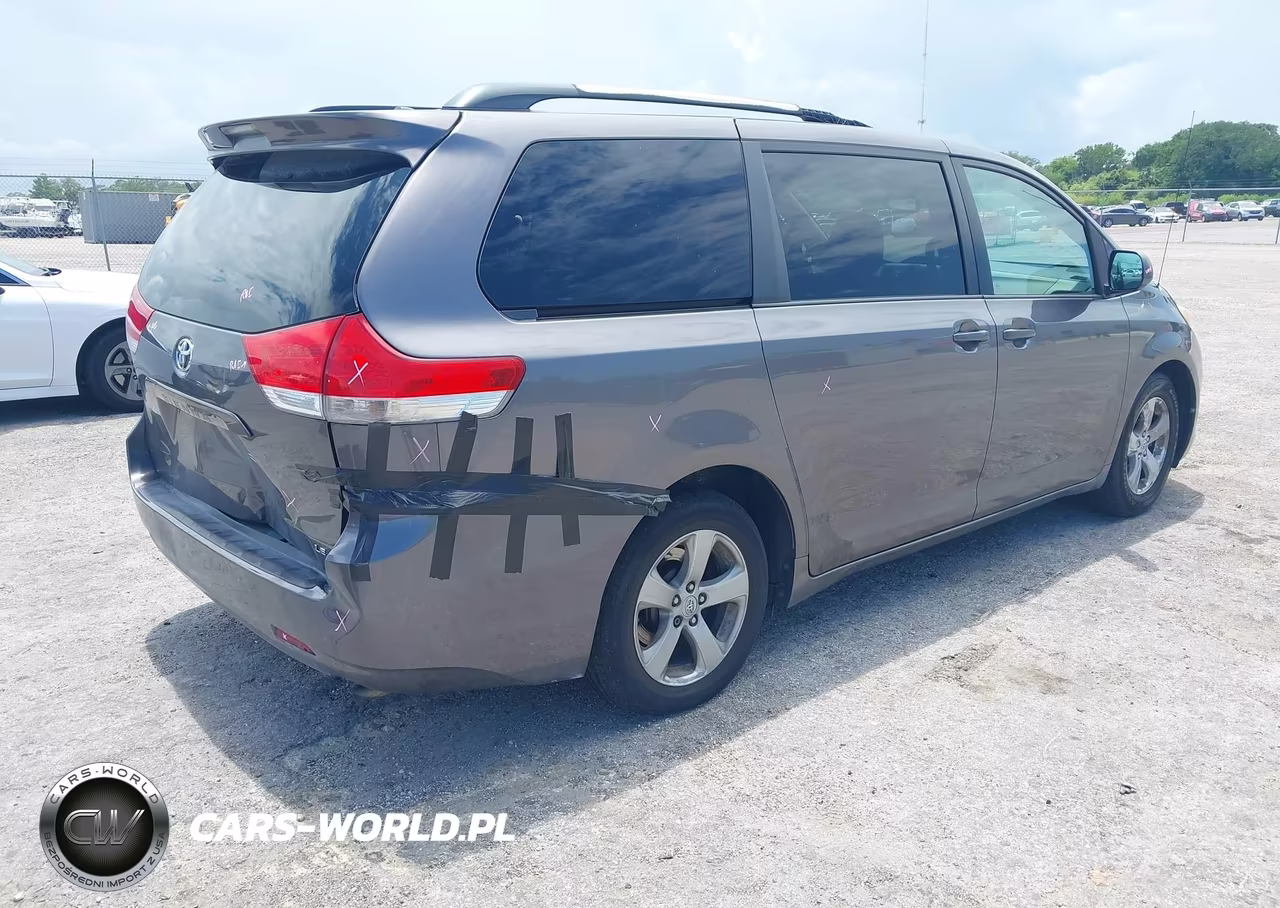 2011 Toyota Sienna Le V6 VIN:5TDKK3DC0BS010777 - 4