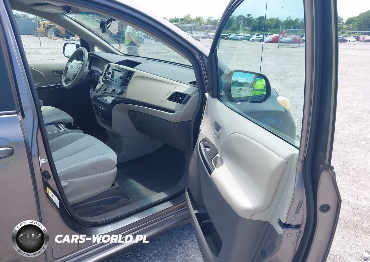 2011 Toyota Sienna Le V6 VIN:5TDKK3DC0BS010777 - 5