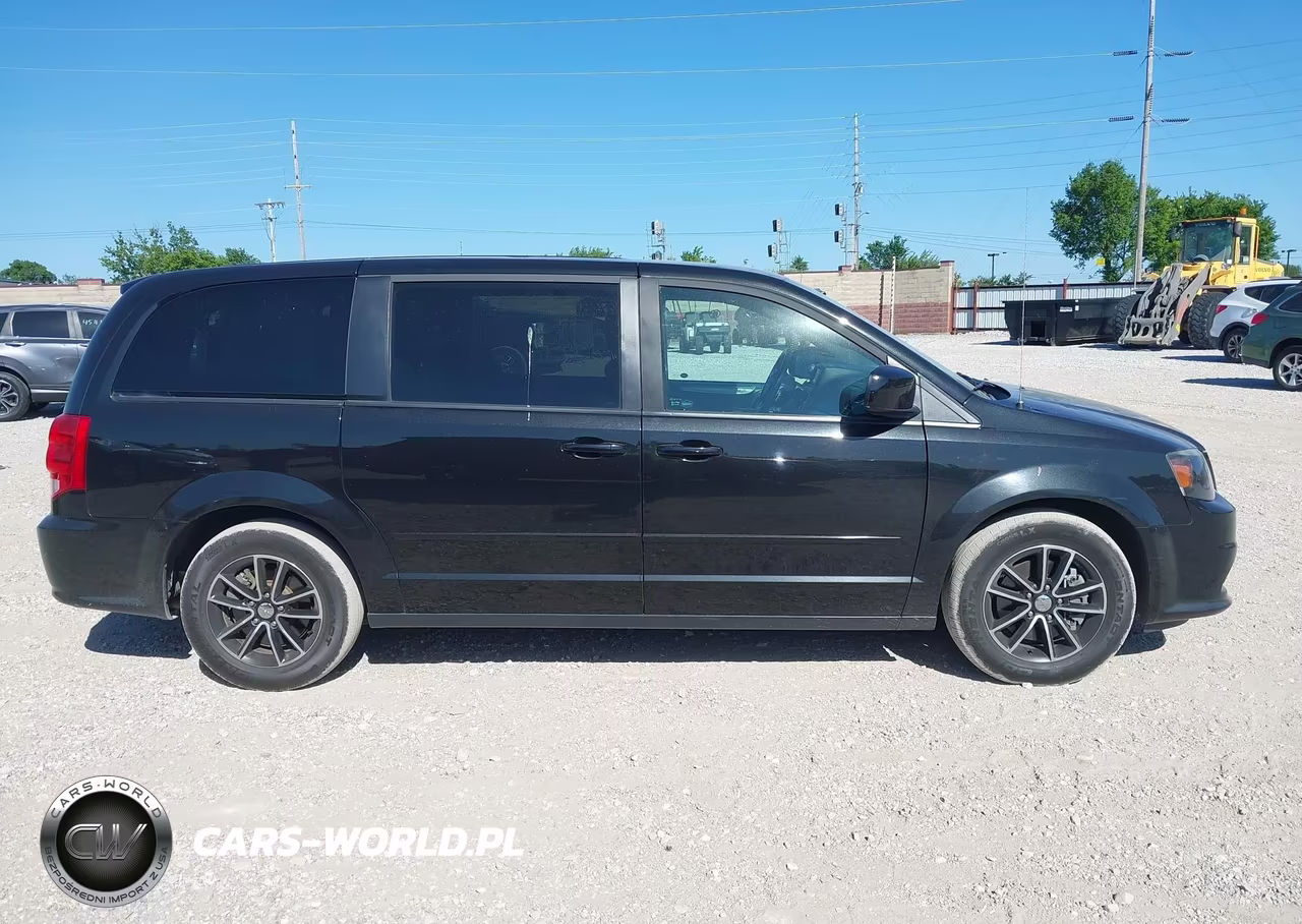 2016 Dodge Grand Caravan R-T VIN:2C4RDGEG8GR124768 - 13