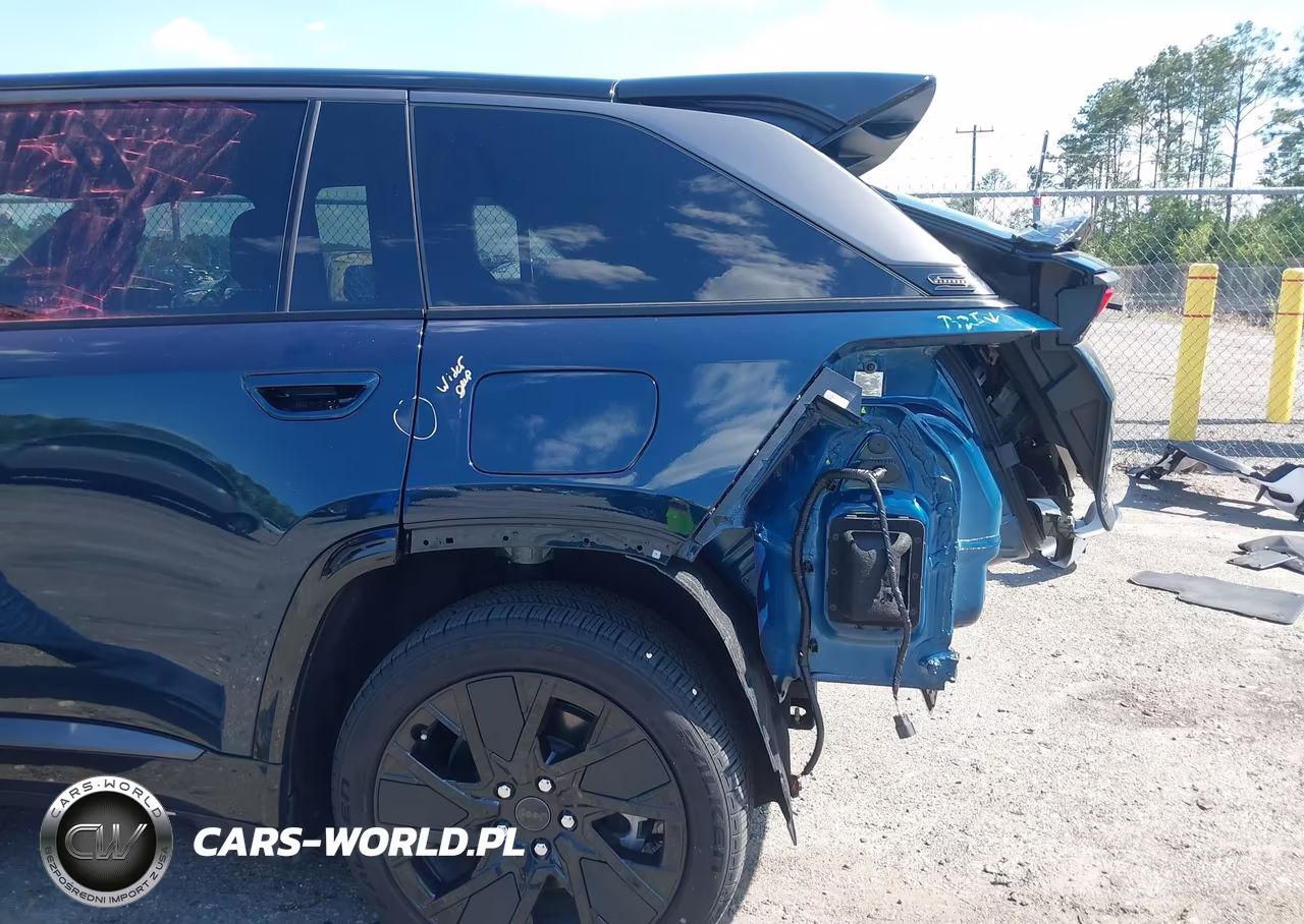 2025 Jeep Wagoneer S Launch Edition VIN:3C4RJNAK7ST624630 - 12