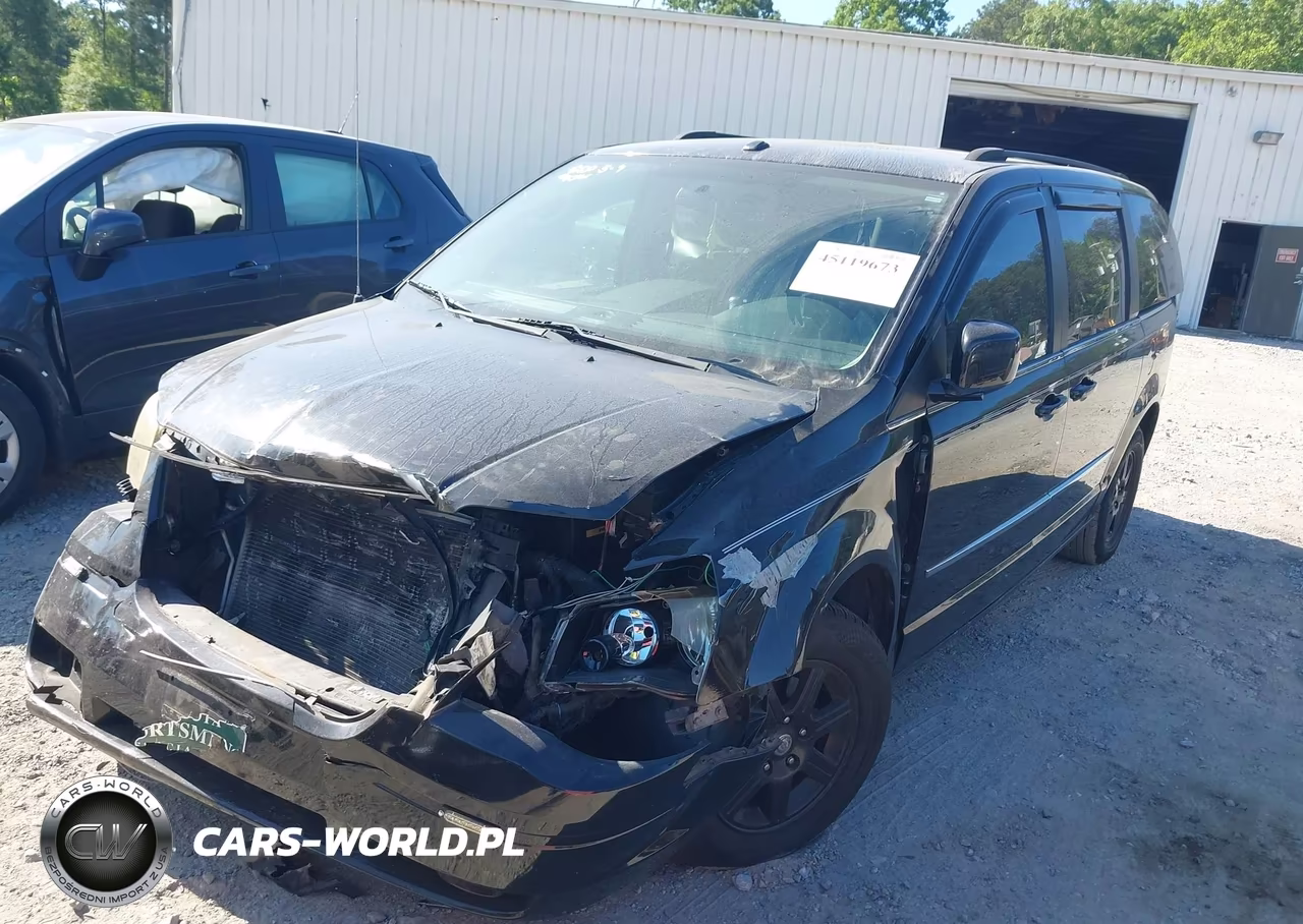 2010 Chrysler Town & Country Touring Plus VIN:2A4RR8DX7AR320713 - 2