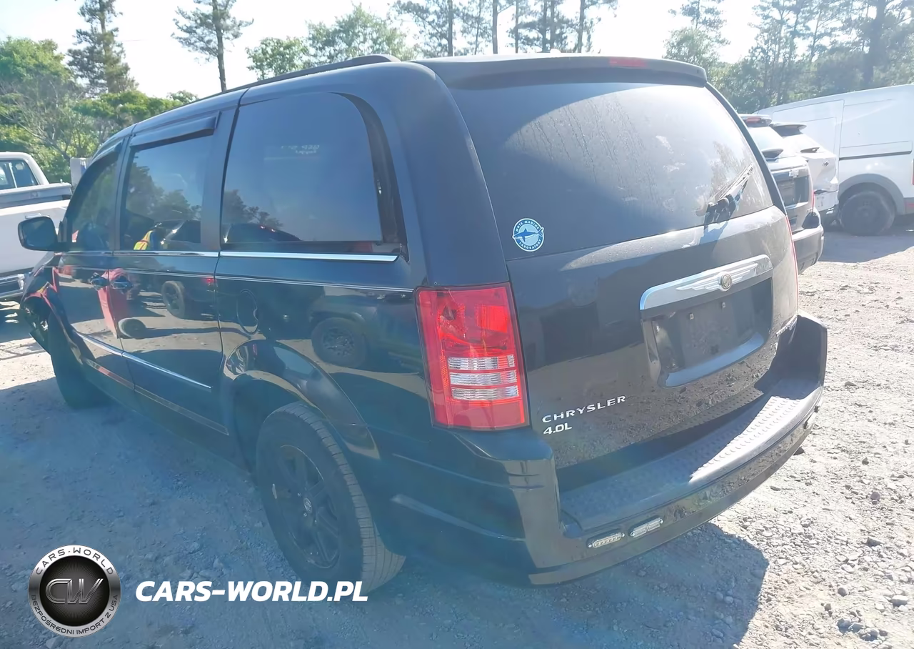 2010 Chrysler Town & Country Touring Plus VIN:2A4RR8DX7AR320713 - 3