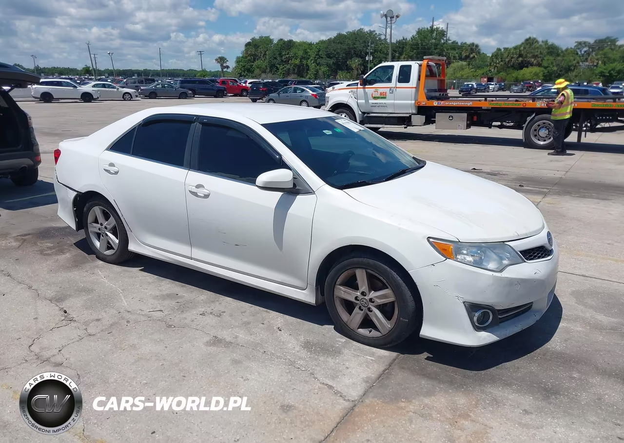 2012 Toyota Camry Se – zdjęcie 1 z 16