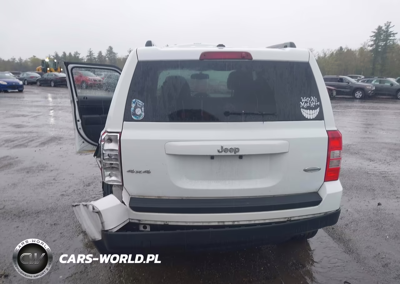 2015 Jeep Patriot Latitude VIN:1C4NJRFB3FD258448 - 12