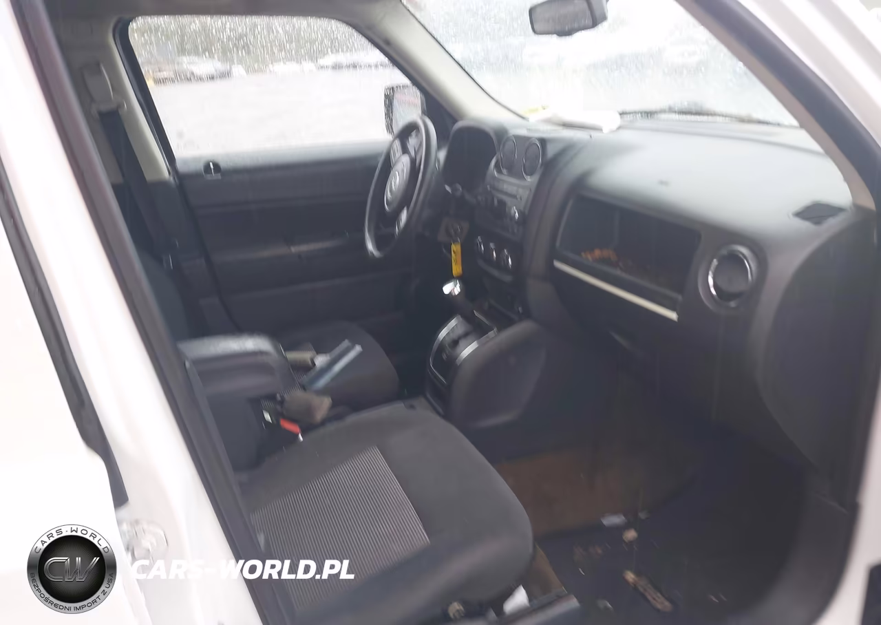 2015 Jeep Patriot Latitude VIN:1C4NJRFB3FD258448 - 5