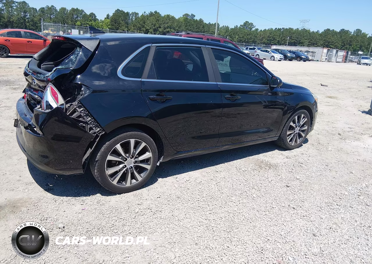 2018 Hyundai Elantra Gt VIN:KMHH35LE2JU025552 - 4